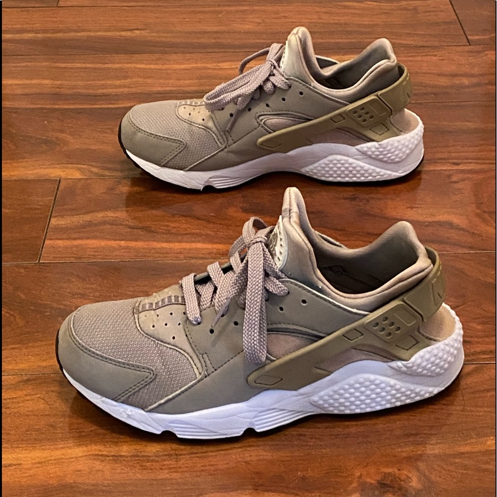 Nike Hurache Shoes